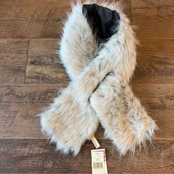 Women’s Faux Fur Scarf by Collection Eighteen NWT🏷 - Picture 6 of 12